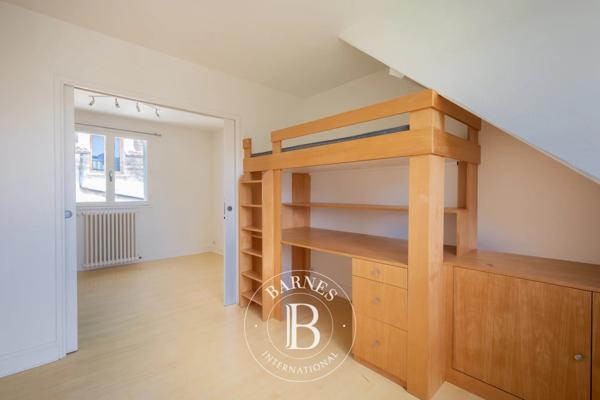 Le Mesnil-le-Roi, Maison 5 Chambres -  241 m² à vendre