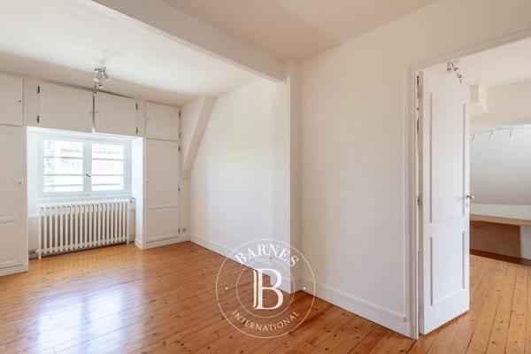 Le Mesnil-le-Roi, Maison 5 Chambres -  241 m² à vendre