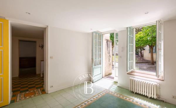 Le Mesnil-le-Roi, Maison 5 Chambres -  241 m² à vendre