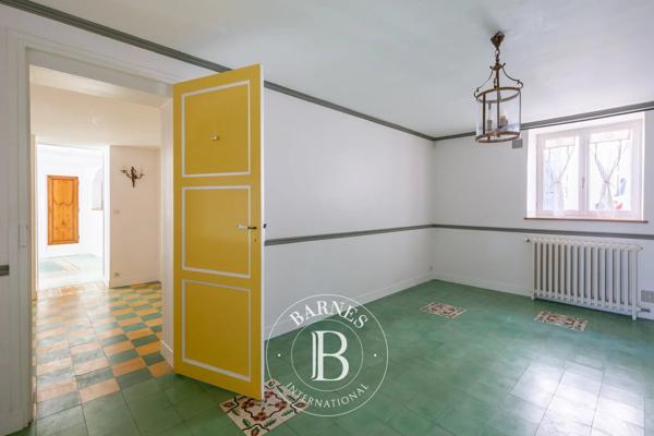 Le Mesnil-le-Roi, Maison 5 Chambres -  241 m² à vendre