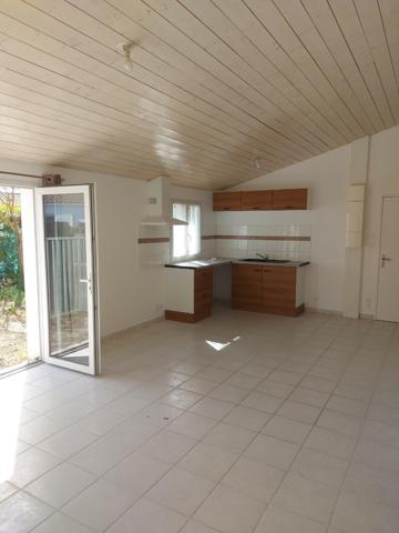 SAINTE-SOULLE proche LA ROCHELLE maison T3