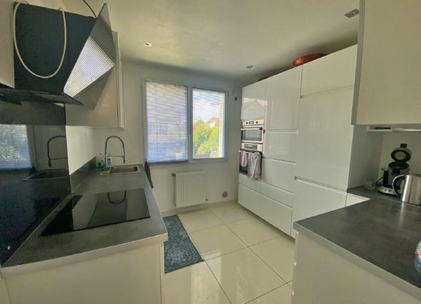 Maison à vendre    4 pièces • 116,94 m2 Clichy-sous-Bois