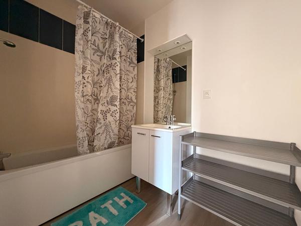 Douet : Appartement T3 meublé avec parking