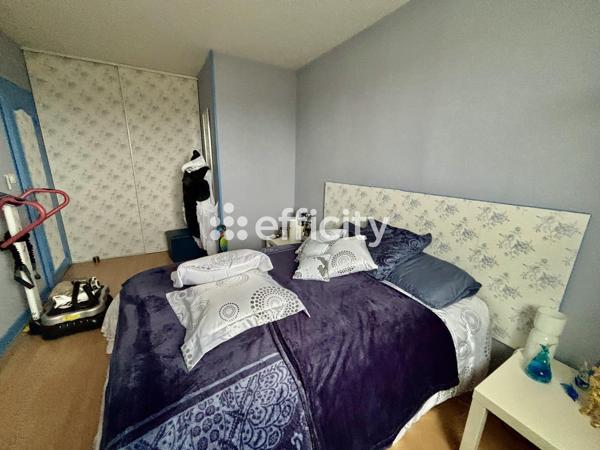 Appartement
         4 pièces
        - 80 m² 114 400 € *