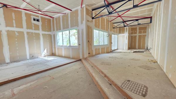 LOFT D'EXCEPTION EN COURS D AMENAGEMENT - VOLUMES UNIQUES ET POTENTIEL INFINI
