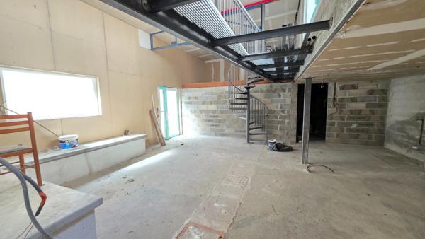 LOFT D'EXCEPTION EN COURS D AMENAGEMENT - VOLUMES UNIQUES ET POTENTIEL INFINI