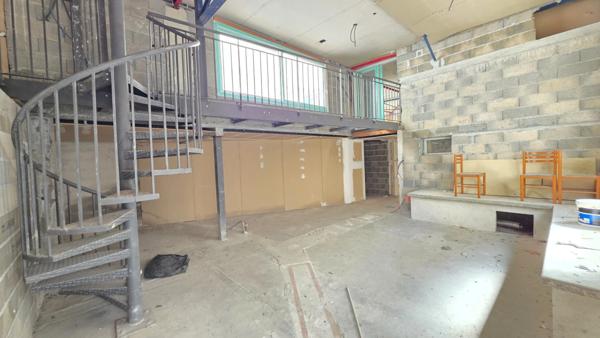 LOFT D'EXCEPTION EN COURS D AMENAGEMENT - VOLUMES UNIQUES ET POTENTIEL INFINI