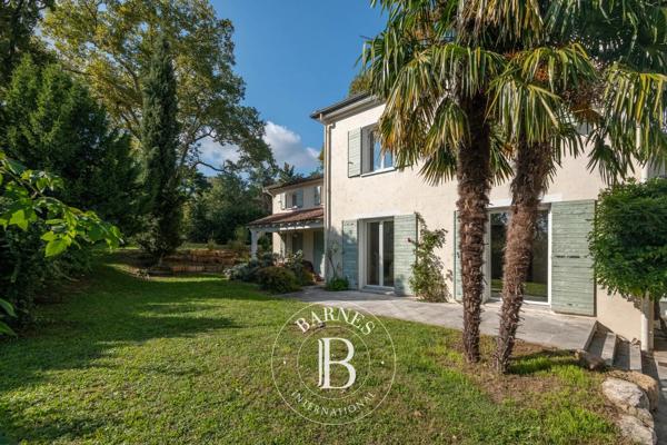 Écully, Maison 4 Chambres -  243 m² à vendre