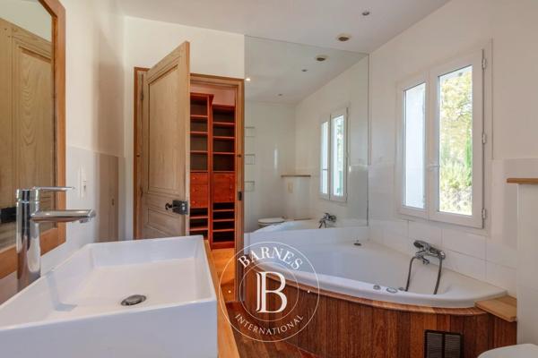 Écully, Maison 4 Chambres -  243 m² à vendre