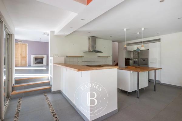Écully, Maison 4 Chambres -  243 m² à vendre