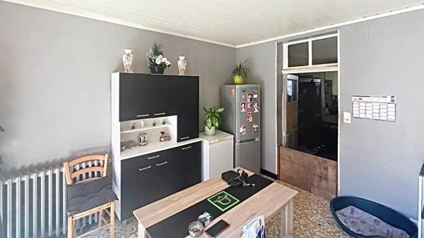 A 50 mètres, prenez votre petit déjeuner aux terrasses des commerces