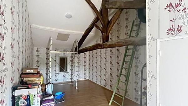 A 50 mètres, prenez votre petit déjeuner aux terrasses des commerces