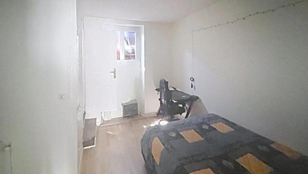 A 50 mètres, prenez votre petit déjeuner aux terrasses des commerces