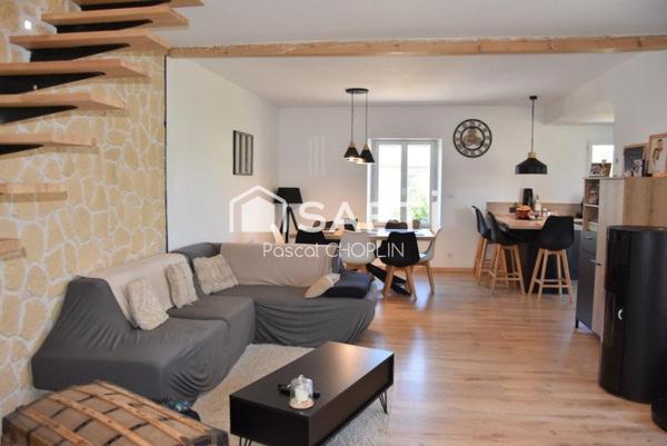 Espace intéreieur entièrement rénové avec goût