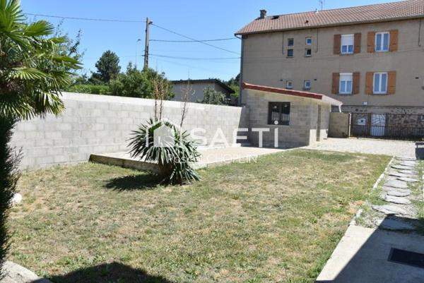 Espace intéreieur entièrement rénové avec goût