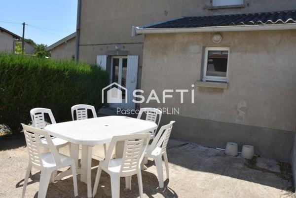 Espace intéreieur entièrement rénové avec goût