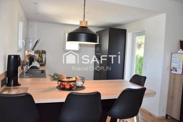 Espace intéreieur entièrement rénové avec goût