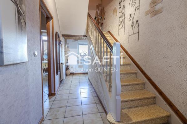 Maison pleine de potentiel avec vue dégagée, au calme, idéale pour créer votre lieu de vie unique.