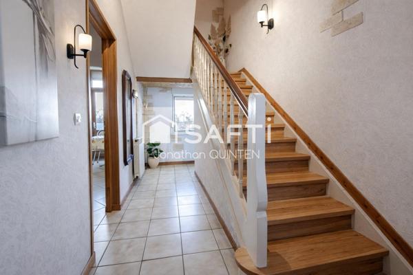 Maison pleine de potentiel avec vue dégagée, au calme, idéale pour créer votre lieu de vie unique.