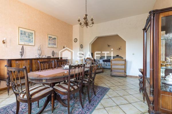 Maison pleine de potentiel avec vue dégagée, au calme, idéale pour créer votre lieu de vie unique.