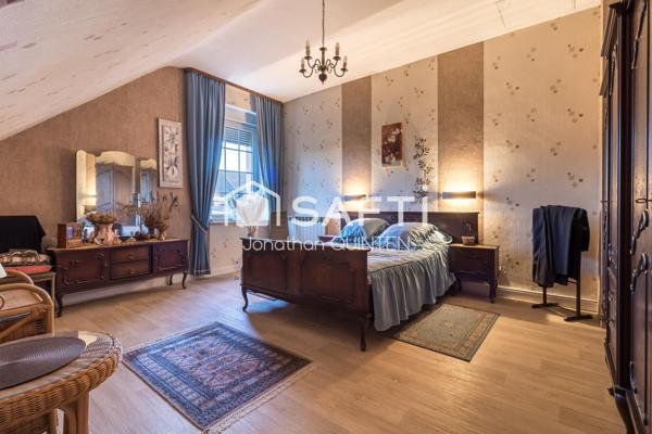 Maison pleine de potentiel avec vue dégagée, au calme, idéale pour créer votre lieu de vie unique.