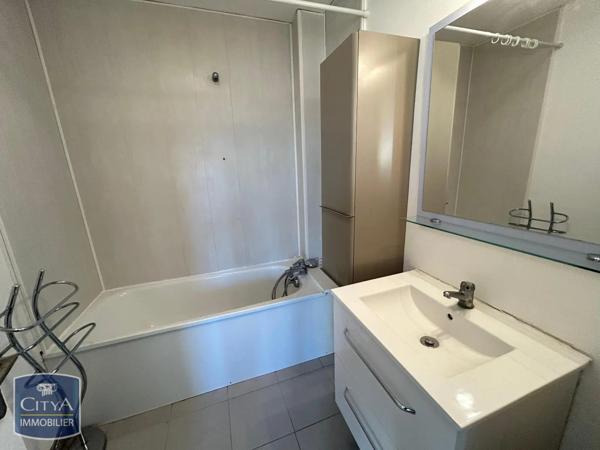 Appartement à louer 4 pièces 77.4m²