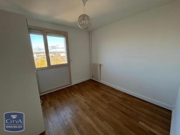 Appartement à louer 4 pièces 77.4m²