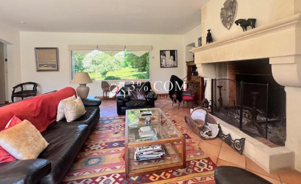 Propriete 8 pièce(s) 6 chambre(s) 235 m²