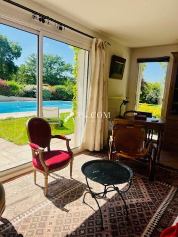 Propriete 8 pièce(s) 6 chambre(s) 235 m²