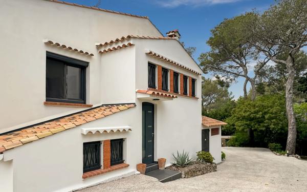 Maison à vendre    6 pièces • 152 m2 Saint-Raphaël