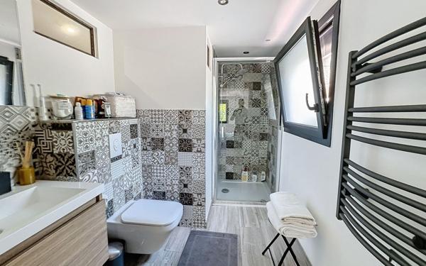 Maison à vendre    6 pièces • 152 m2 Saint-Raphaël