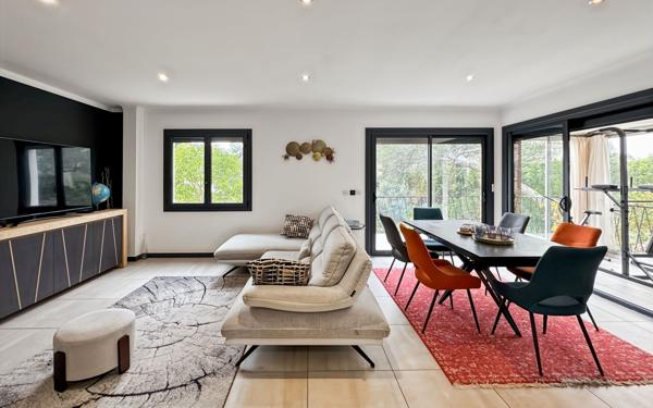 Maison à vendre    6 pièces • 152 m2 Saint-Raphaël