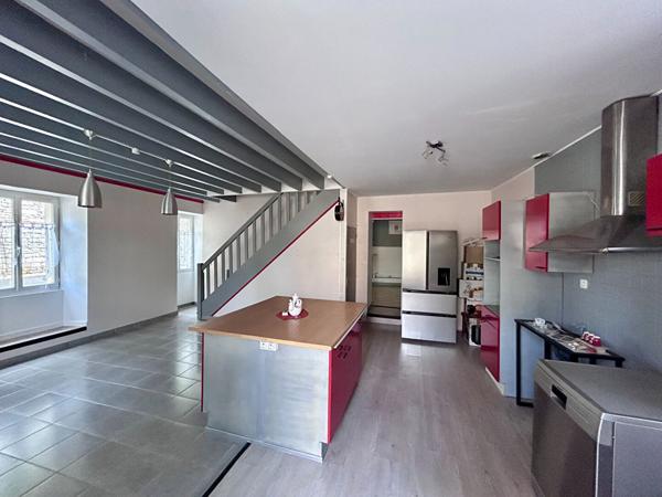 Maison de ville et un appartement Cherveux - 7 pièce(s) - 174 m2, Cherveux 79410