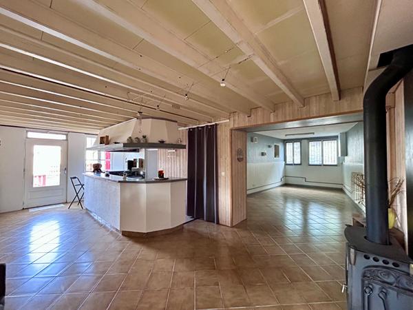 Maison de ville et un appartement Cherveux - 7 pièce(s) - 174 m2, Cherveux 79410