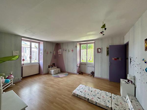 Maison de ville et un appartement Cherveux - 7 pièce(s) - 174 m2, Cherveux 79410