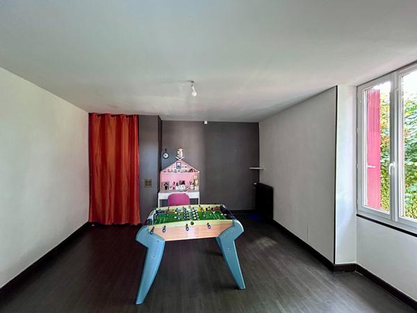 Maison de ville et un appartement Cherveux - 7 pièce(s) - 174 m2, Cherveux 79410