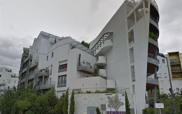 Appartement à louer    2 pièces • 44,25 m2 Issy-les-Moulineaux