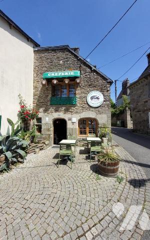 CARHAIX- IMMEUBLE COMMERCE ET HABITATION