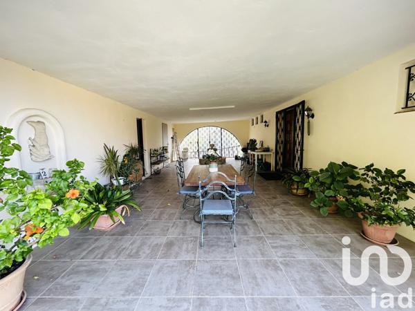 Maison traditionnelle 7 pièces de 272 m² à Toulon (83000)