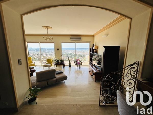 Maison traditionnelle 7 pièces de 272 m² à Toulon (83000)