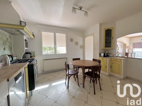 Maison traditionnelle 7 pièces de 272 m² à Toulon (83000)