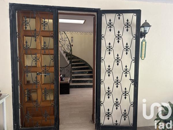 Maison traditionnelle 7 pièces de 272 m² à Toulon (83000)