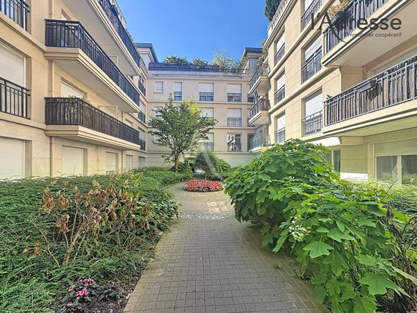 PUTEAUX/Domaine Lulli Studio de 39 m² avec cave