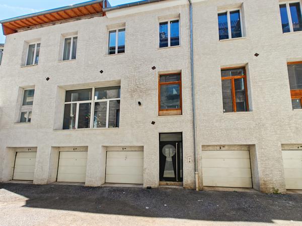 SAINT ETIENNE (42) - Exceptionnel LOFT de 165 m² avec 5 chambres et garage