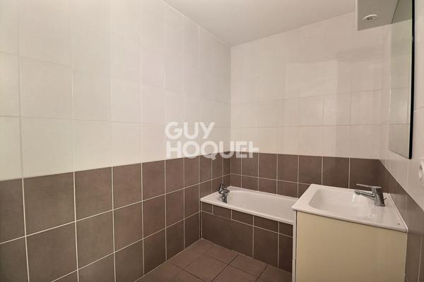 T2 récent avec balcon et stationnement secteur Jean Macé