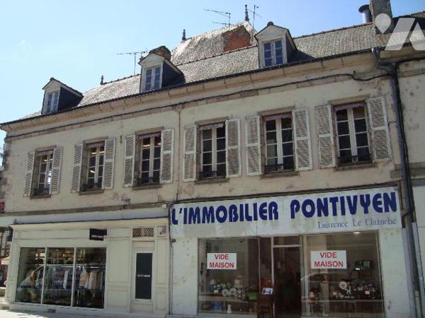 Immeuble à vendre à PONTIVY (56300), Morbihan (56), très bel emplacement pour cet immeuble mixt...