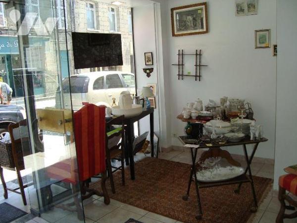 Immeuble à vendre à PONTIVY (56300), Morbihan (56), très bel emplacement pour cet immeuble mixt...