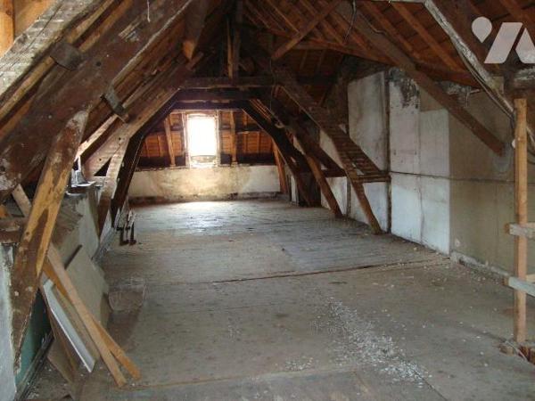 Immeuble à vendre à PONTIVY (56300), Morbihan (56), très bel emplacement pour cet immeuble mixt...
