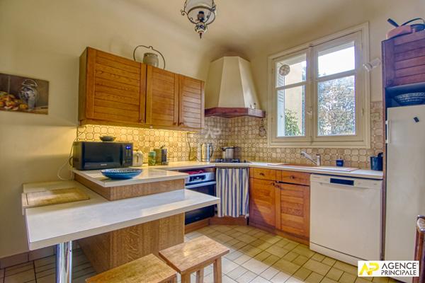 Versailles Montreuil Maison 6 pièces 278 m² au sol sur parcelle de 508 m² 1 340 000 € ** - Référence 25880