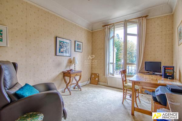 Versailles Montreuil Maison 6 pièces 278 m² au sol sur parcelle de 508 m² 1 340 000 € ** - Référence 25880